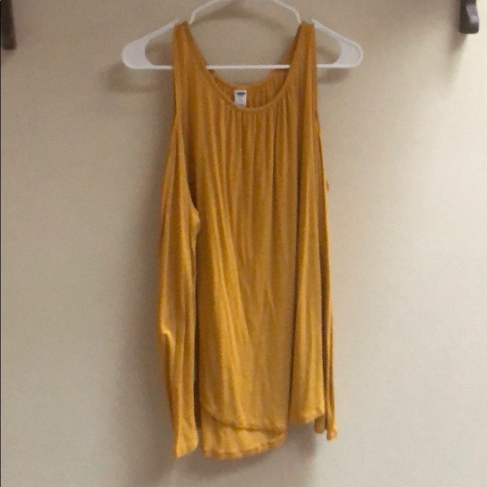 Cold shoulder top